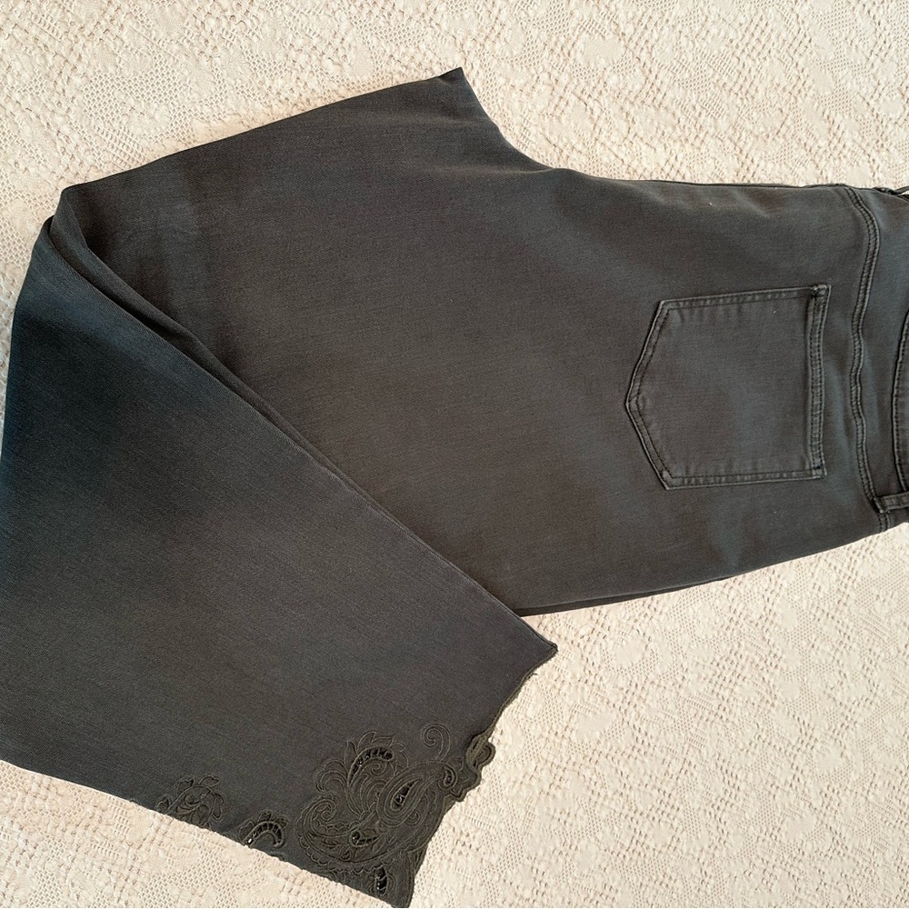 Chico's Dark Green So Slimming Girlfriend Slim Leg Pants Accented Hem NWOT